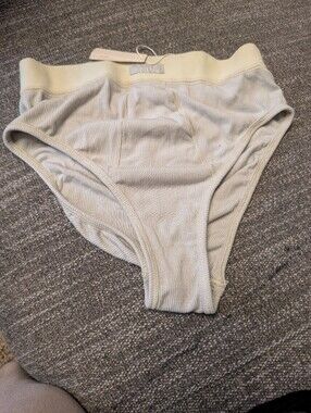 Skims NWT Talc Size Small Women Underwear